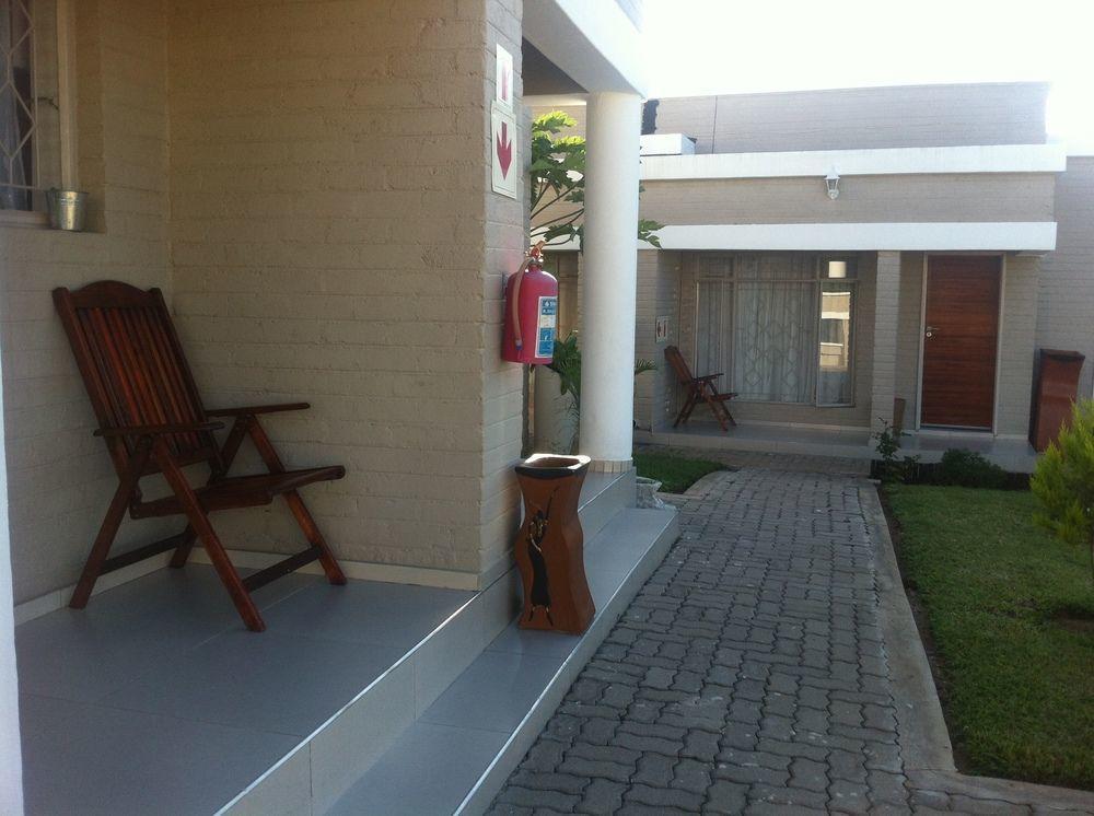Hill View Inn Serowe Luaran gambar